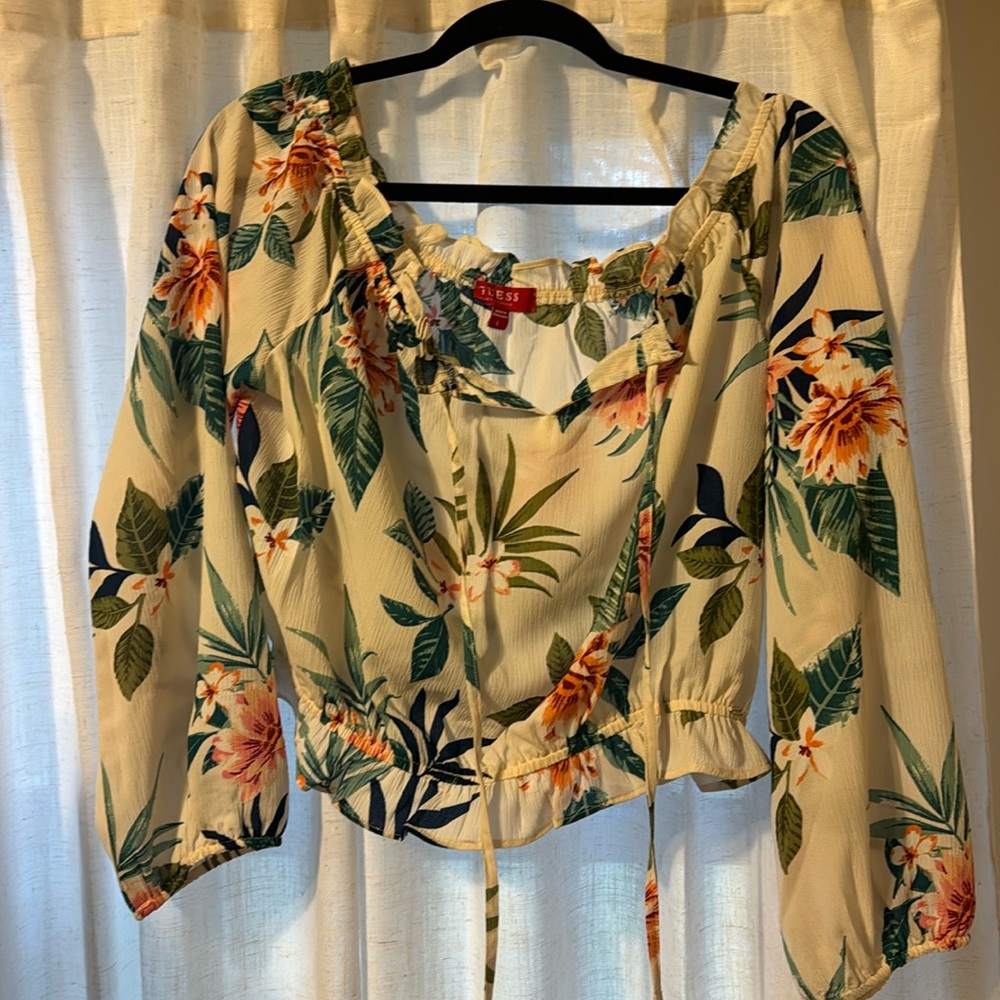 Guess floral top